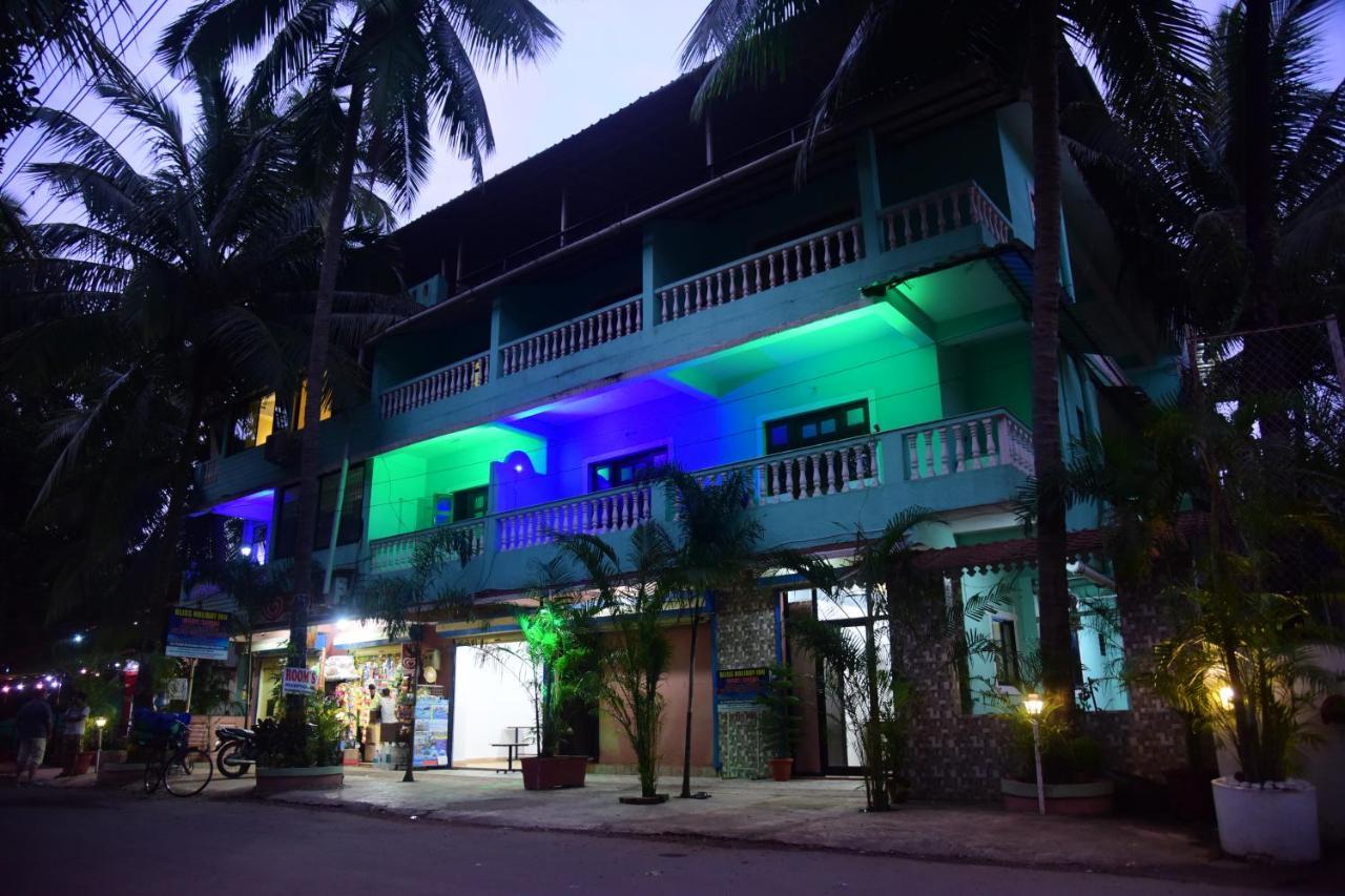 Bliss Holiday Inn Goa Calangute Exterior photo